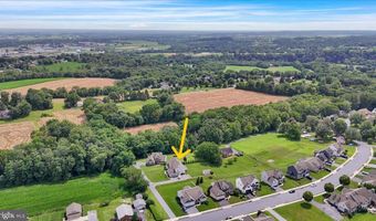 355 WESTVIEW Dr, Akron, PA 17501
