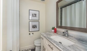 18 Evergreen Dr, Bayonne, NJ 07035