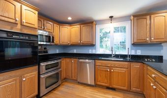 25 Calvin St, Ayer, MA 01432