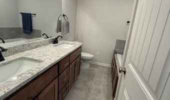 16338 Lois Ln, Basehor, KS 66007