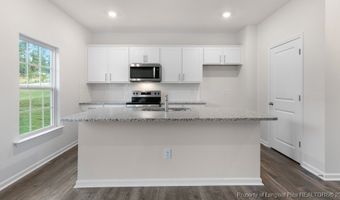 1079 Misty Creek Dr, Aberdeen, NC 28315