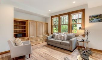157 NW Black Hawk Ave, Bend, OR 97703