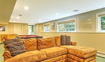 10 Owl Tree Ln, East Greenwich, RI 02818
