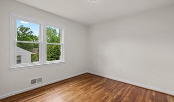 8815 TUCKERMAN Ln, Potomac, MD 20854