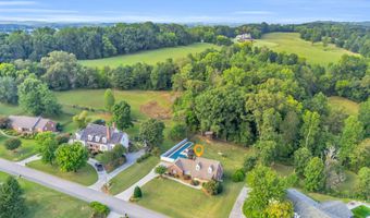 3046 Hawthorne St, Athens, TN 37303