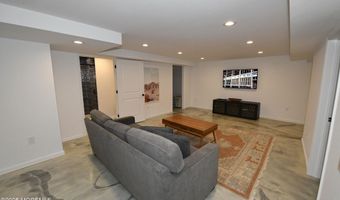2102 Princeton Ct, Allenwood, NJ 08720