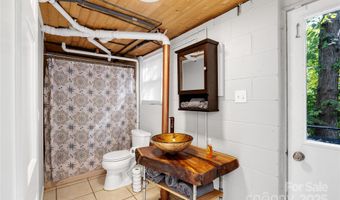23 Springwood Dr, Asheville, NC 28805