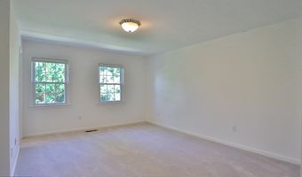 2402 WINDBREAK Dr, Alexandria, VA 22306