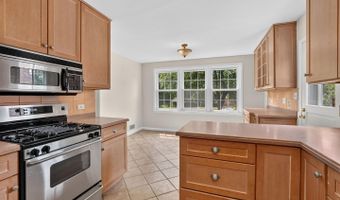 6035 CHATSWORTH Ln, Bethesda, MD 20814