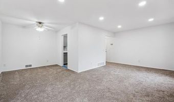 641 E FOX HILLS Dr, Bloomfield Hills, MI 48304