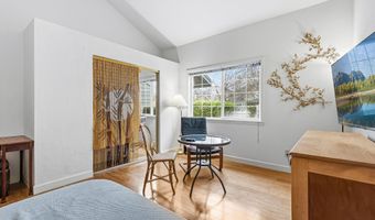 235 Meadow Dr, Ashland, OR 97520