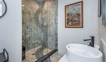 156 N Lake Shore Dr, Brookfield, CT 06804