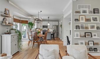 1716 Timber Ridge Estates Dr, Ballwin, MO 63011