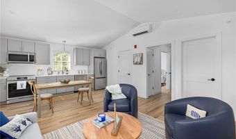 32 Exchange St 204, East Greenwich, RI 02818