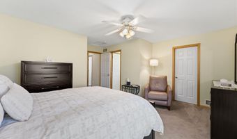 6738 158th St W, Apple Valley, MN 55124