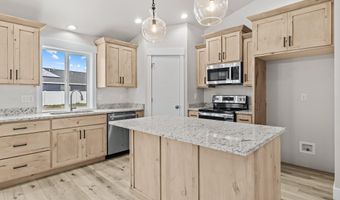 1160 Alpine Dr, Chubbuck, ID 83202