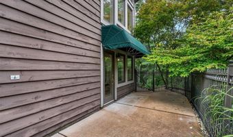 436 Shadowridge Ct, Ballwin, MO 63011