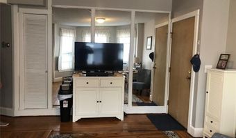 32 School St 3, Newport, RI 02840