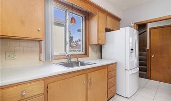 82 Clemence St, Cranston, RI 02920