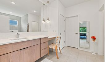 2104 Golfview Dr, Auburn, IN 46706