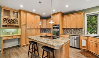8297 SW HAYDEN Dr, Beaverton, OR 97007
