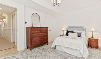 67 Thorpe St 67, Fairfield, CT 06824