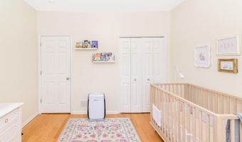 225 W Oakbrook Dr, Ann Arbor, MI 48103