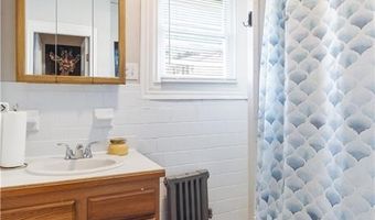 171 Lyon Ave, East Providence, RI 02914