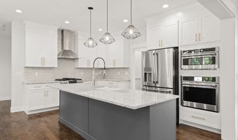 15 Parsons Way, Avon, CT 06001