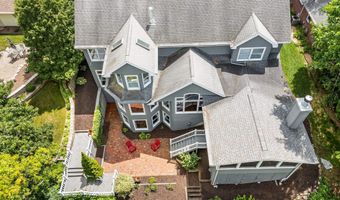 140 RIVER Dr, Appleton, WI 54915