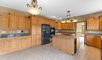 704 SW Coventry Cir, Ankeny, IA 50023