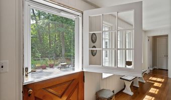 7551 MARSHALL Dr, Annandale, VA 22003