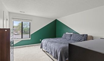 75 B Foxberry Dr, Amherst, NY 14068