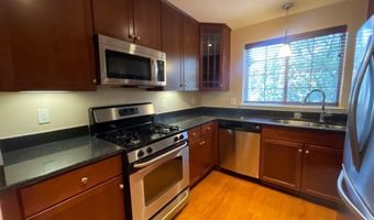 4061 S FOUR MILE RUN Dr 301, Arlington, VA 22204