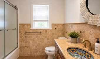 530 Palmer Ave, Belford, NJ 07718