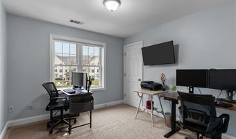 40 Saw Mill Dr 203, North Kingstown, RI 02852