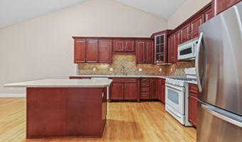 11 Village Ct 11, Colchester, CT 06415