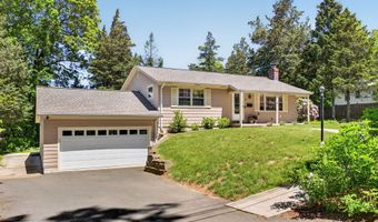 8 Liberty Rdg, Clinton, CT 06413