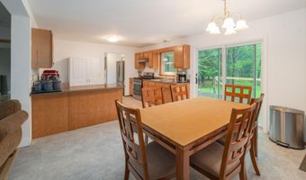 1129 Meadowdale Rd, Altamont, NY 12009