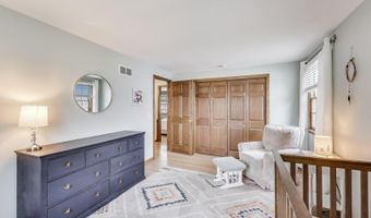 1608 N Douglas Ave, Arlington Heights, IL 60004