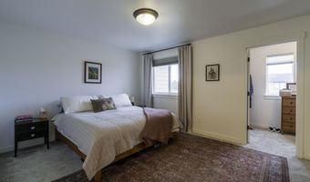 2524 NE Purcell Blvd, Bend, OR 97701