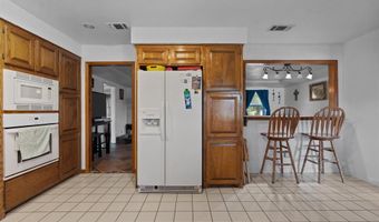 2038 Hill Top Cir, Weatherford, TX 76085