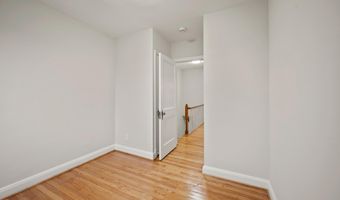 323 STRATFORD Rd, Baltimore, MD 21228