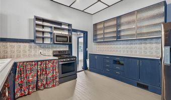 1421 Hendrix St, Altus, AR 72821