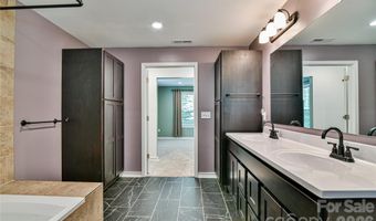 115 Wicklow Dr, Asheville, NC 28806