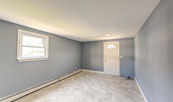 8 Williams Ave, Amityville, NY 11701