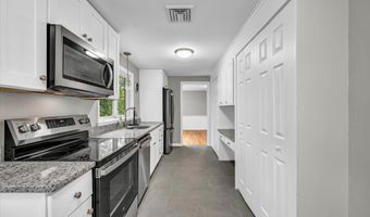 24 Ridge Rd, Cromwell, CT 06416