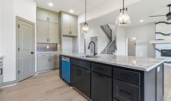 980 Trestle Ln, Bentonville, AR 72713