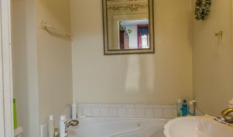 210 NE Valley St, Abingdon, VA 24210
