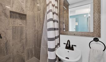 75-5776 KONA ISLANDER INN 328, Kailua Kona, HI 96740